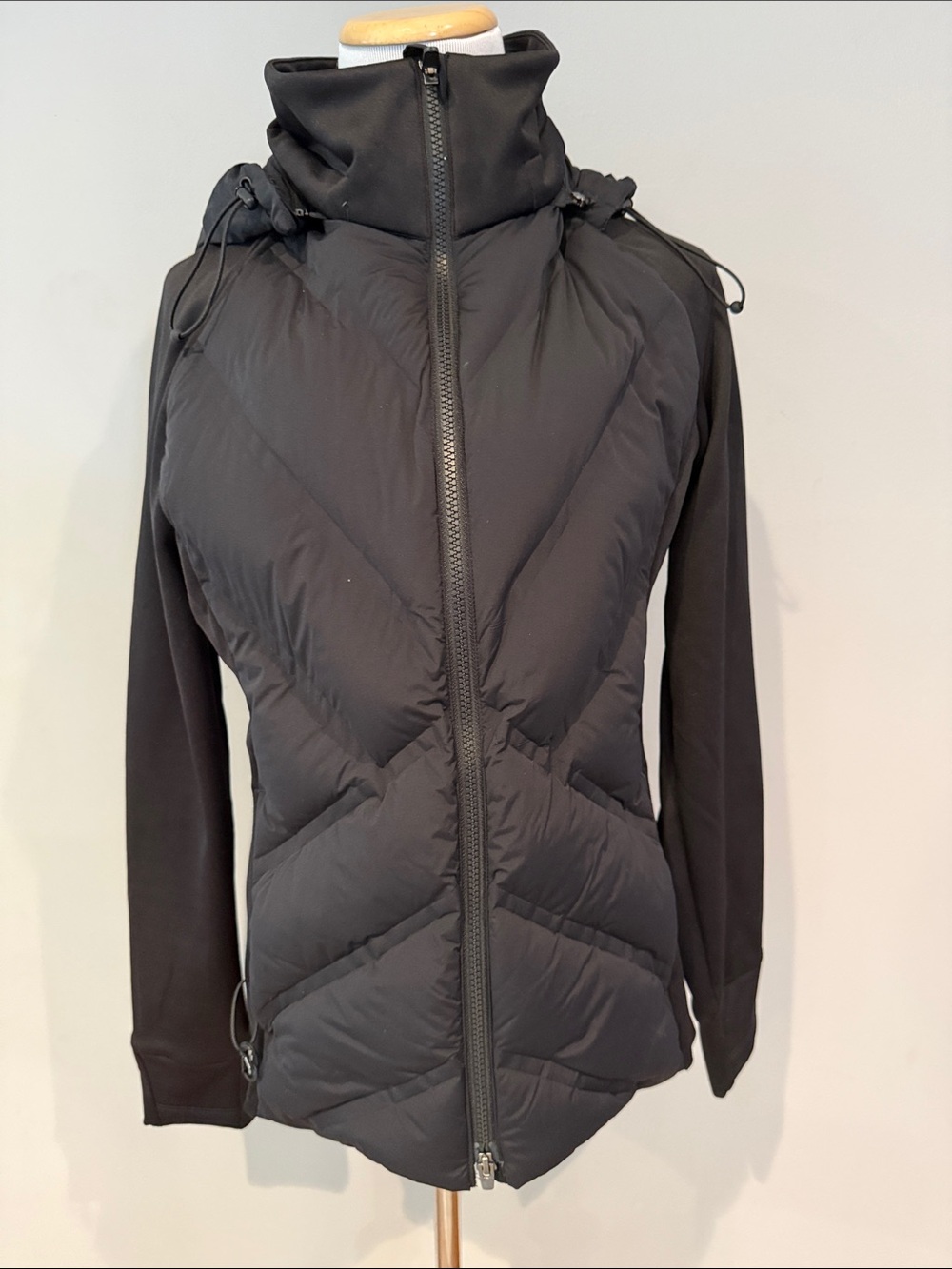 Athleta inlet jacket Women Black Quilted Puffer Running Jacket with High Neck- M